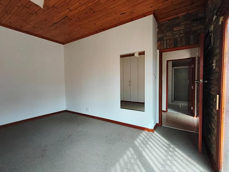 5 Bedroom Property for Sale in Oatlands North Eastern Cape